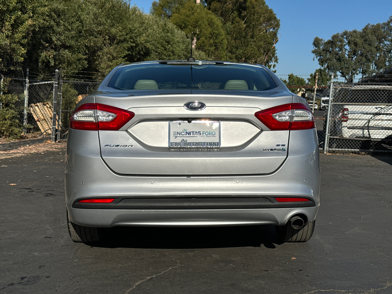 2013 Ford Fusion SE Hybrid 13