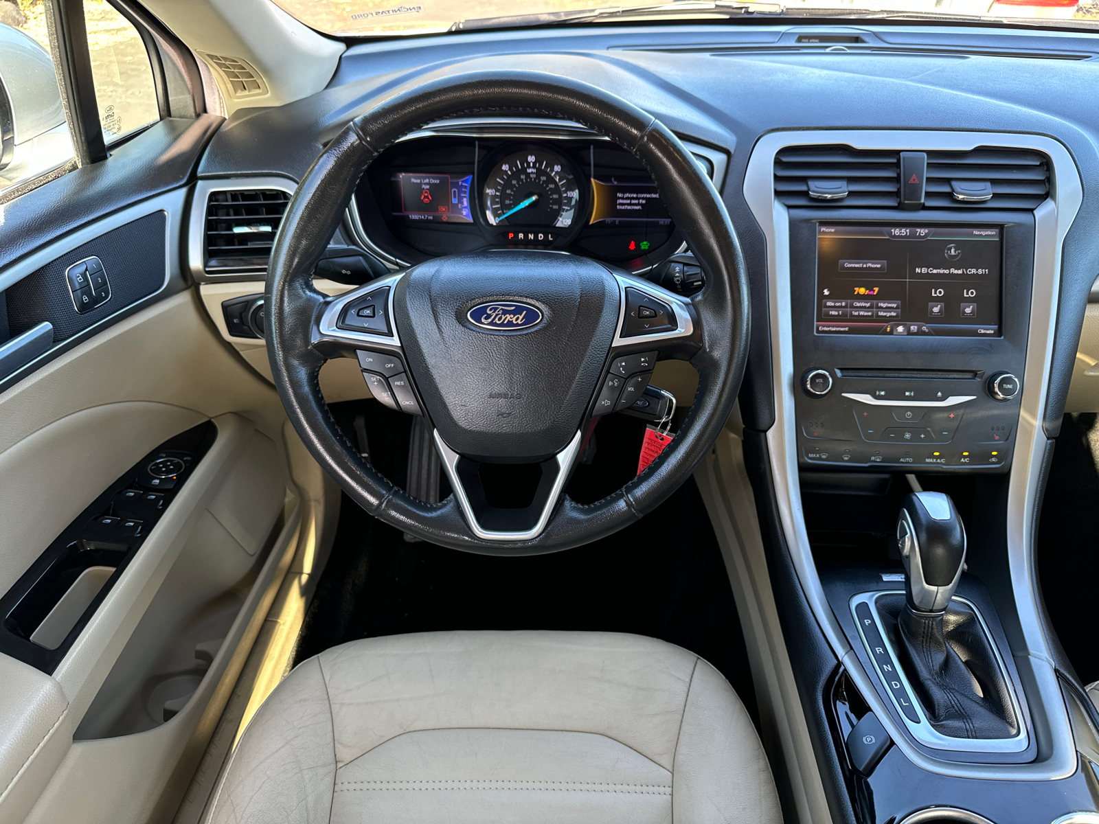 2013 Ford Fusion SE Hybrid 23