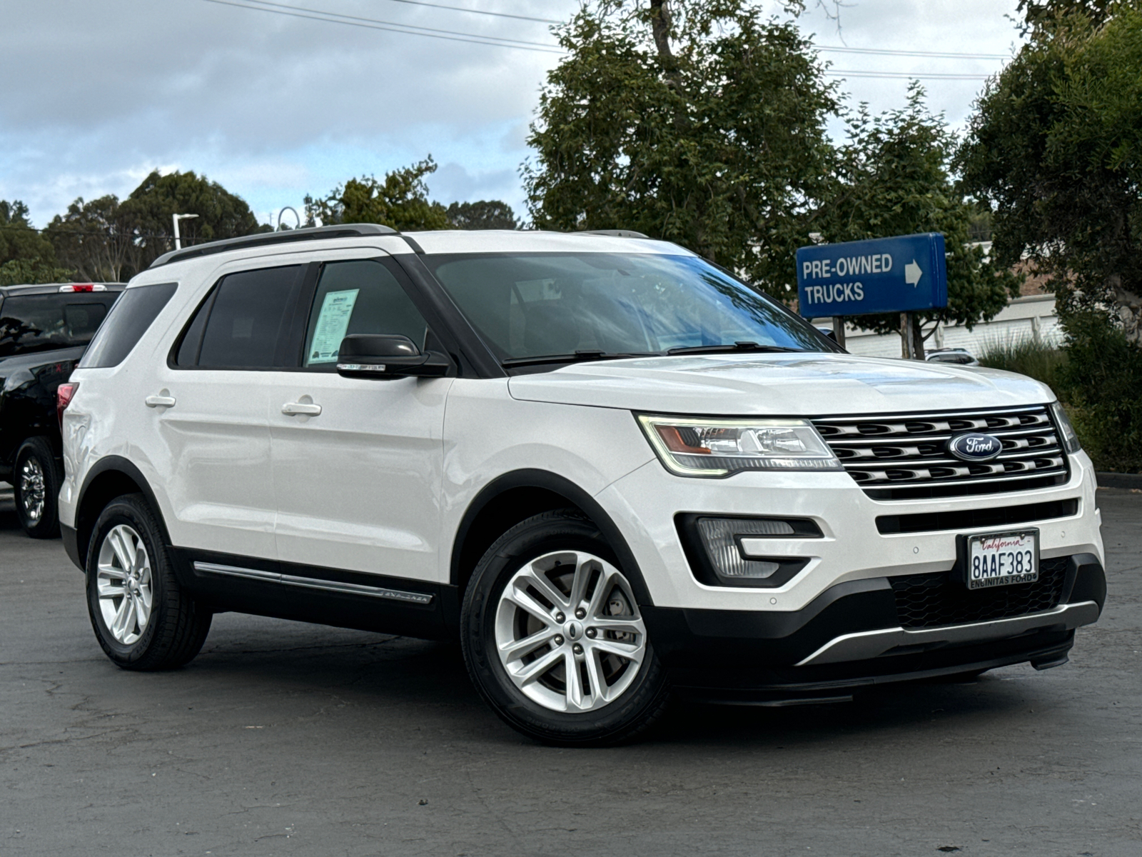 2017 Ford Explorer XLT 2