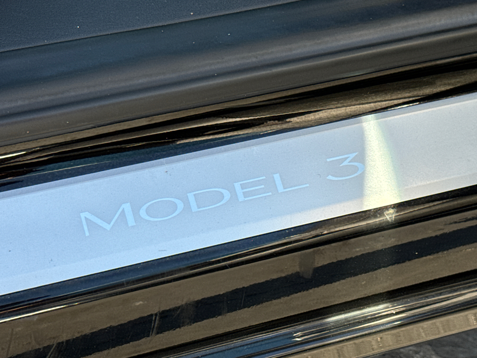 2018 Tesla Model 3 Long Range 16