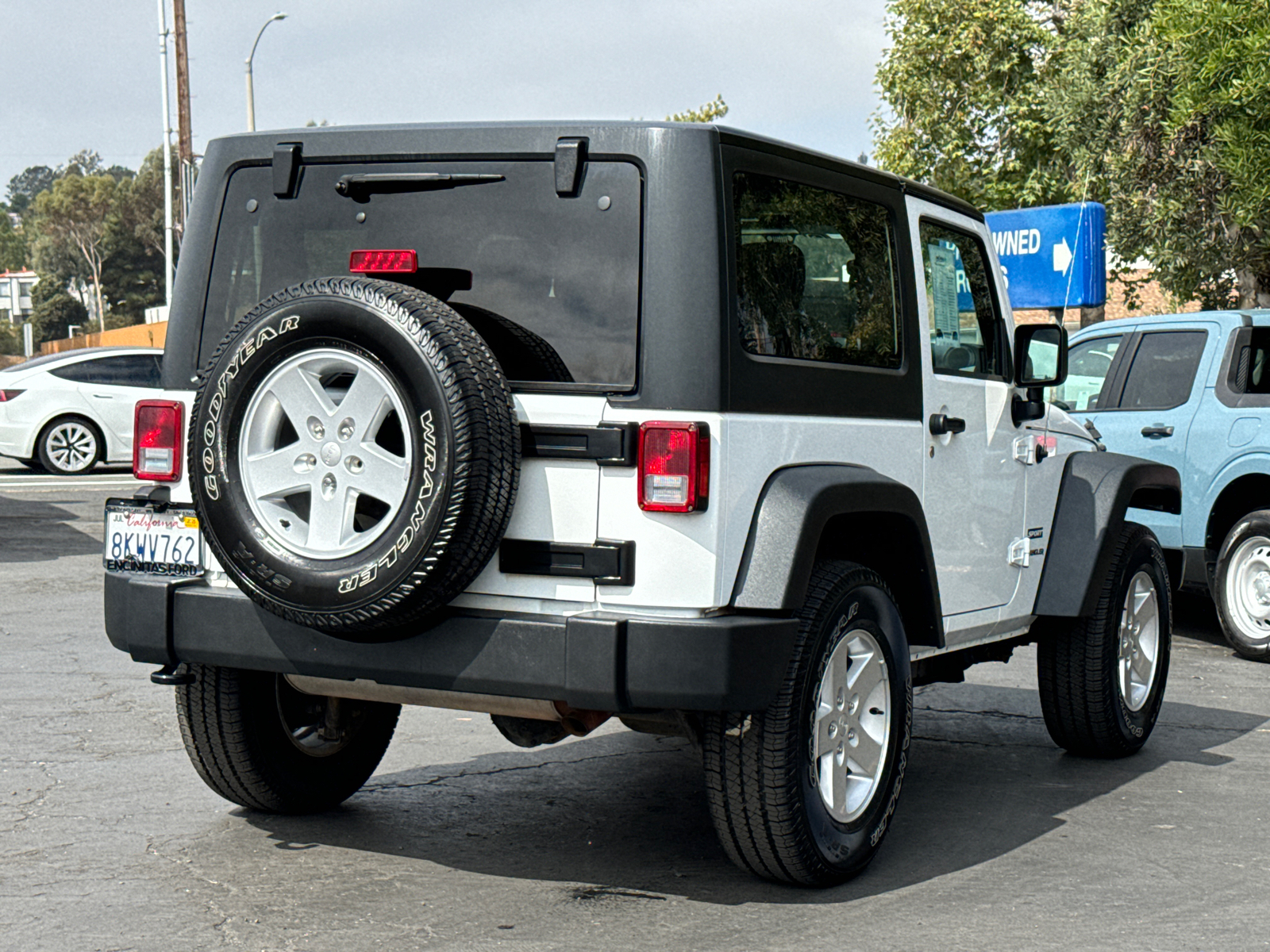 2017 Jeep Wrangler Sport 14