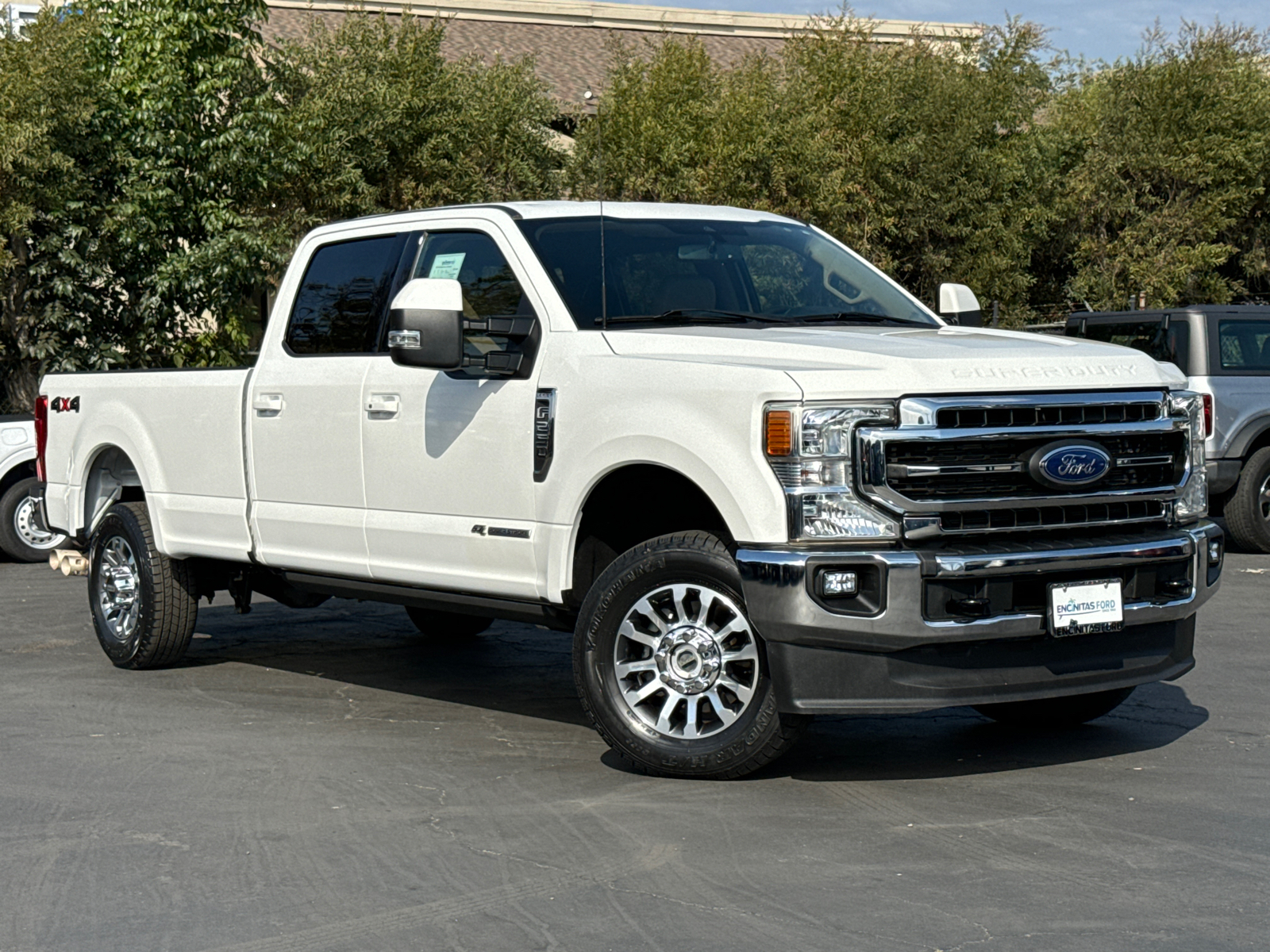 2022 Ford Super Duty F-250 SRW LARIAT 2