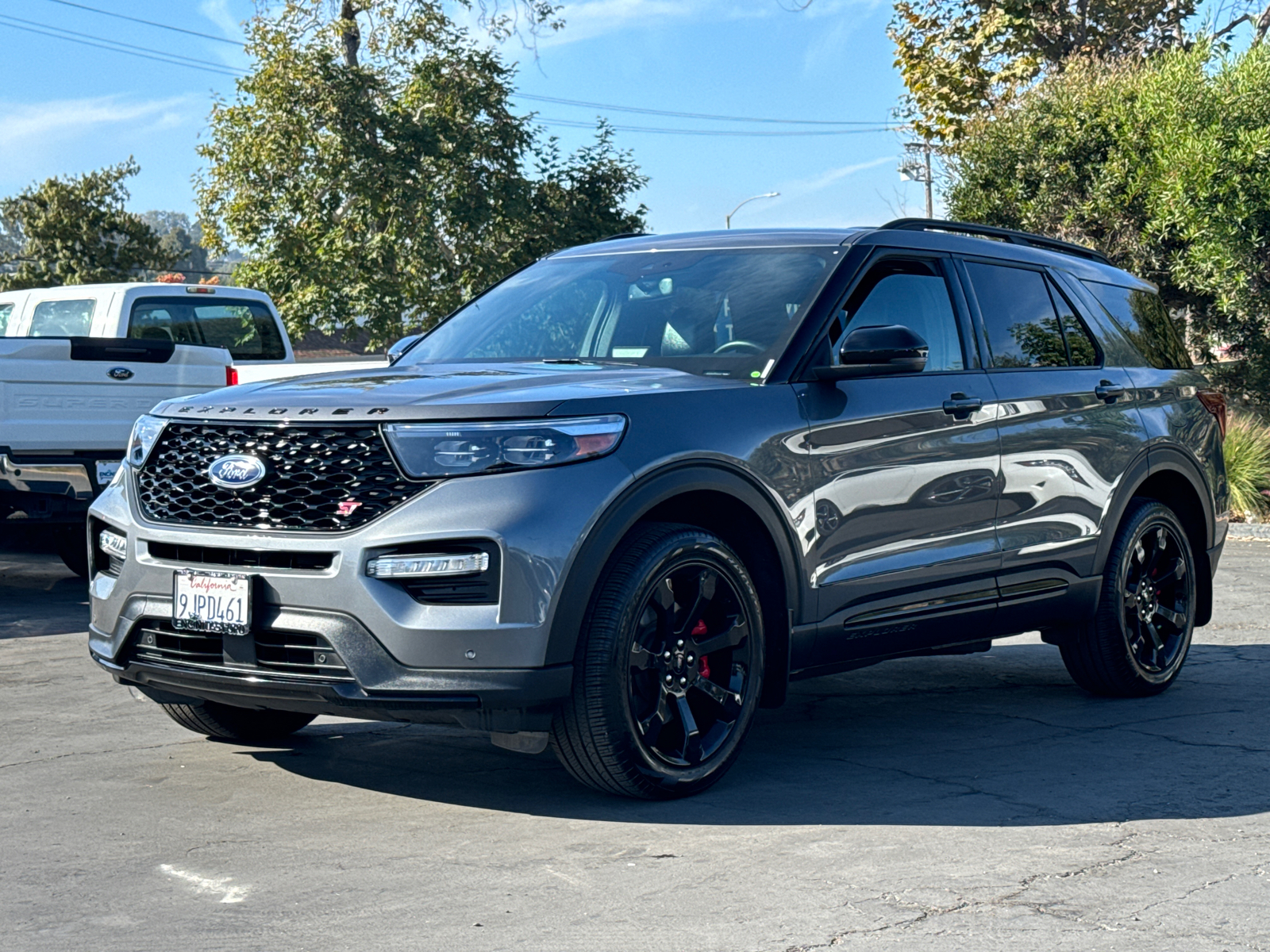 2023 Ford Explorer ST 4