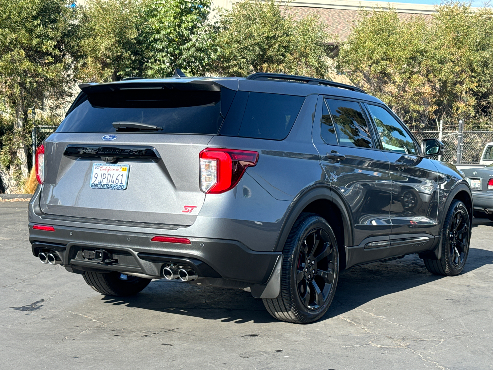 2023 Ford Explorer ST 13