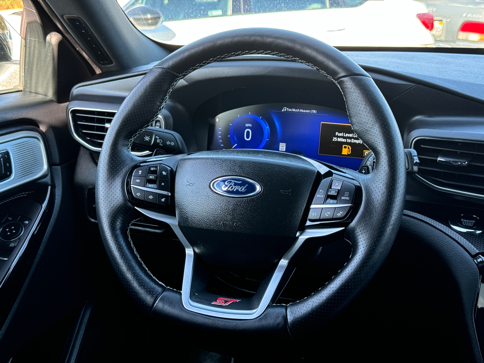 2023 Ford Explorer ST 24