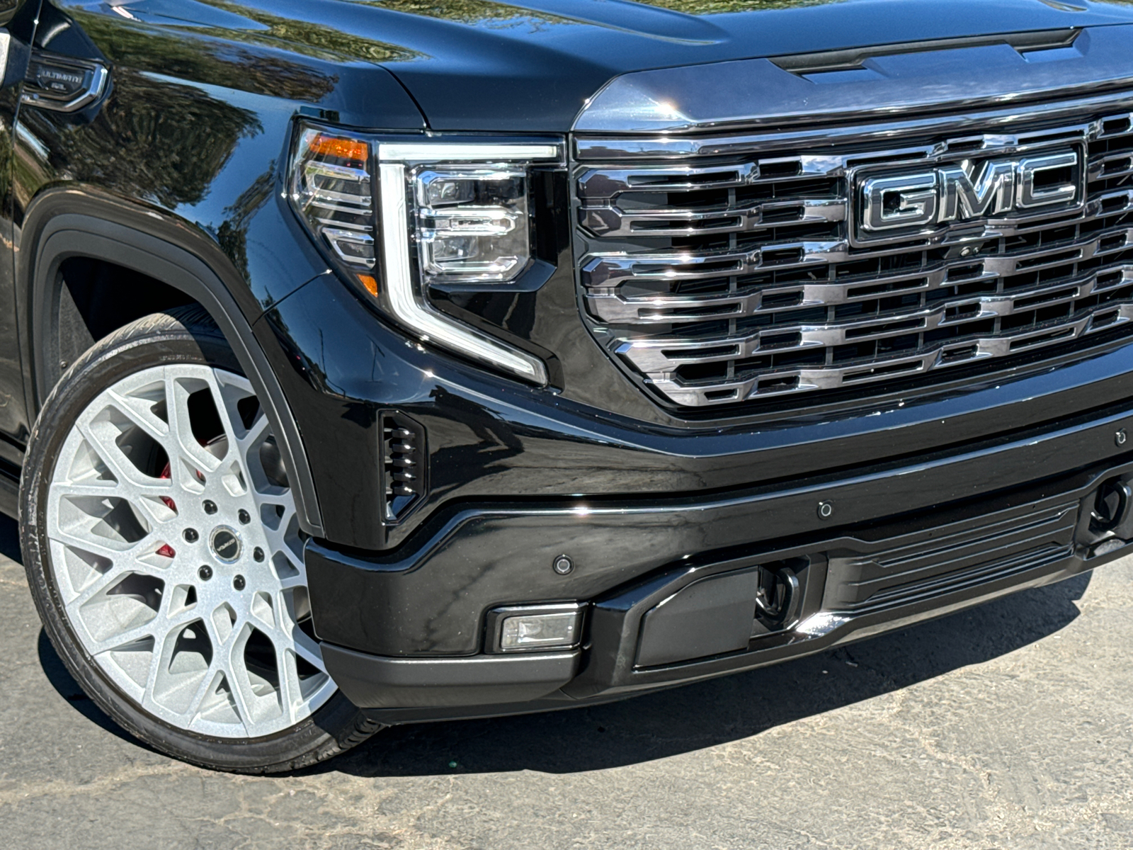 2023 GMC Sierra 1500 Denali Ultimate 3