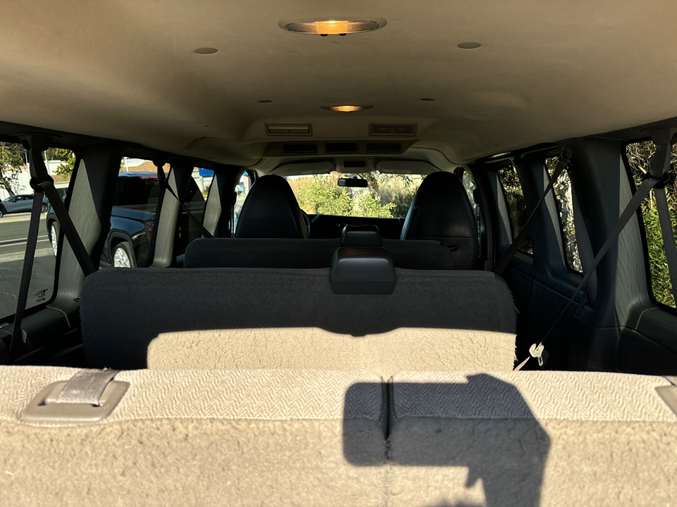 2014 Chevrolet Express Passenger LS 11