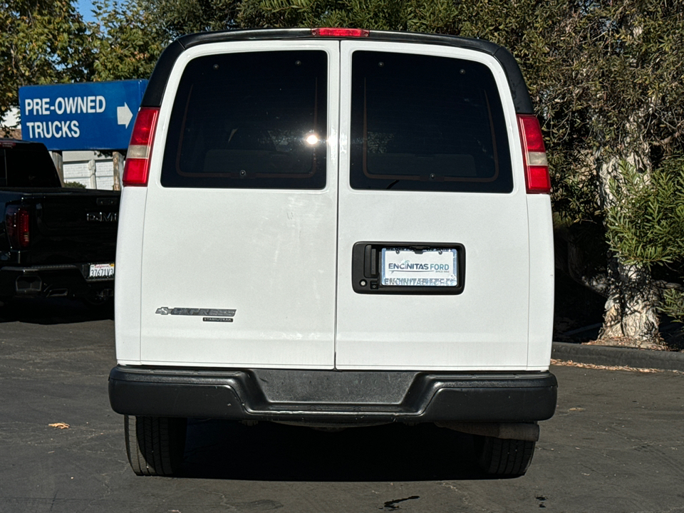 2014 Chevrolet Express Passenger LS 13