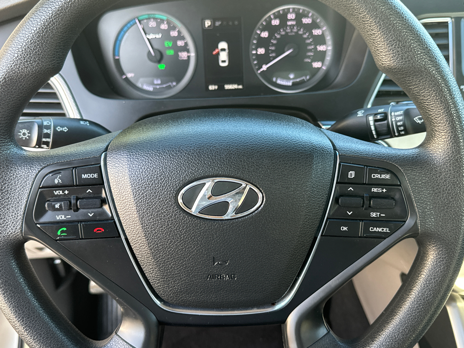 2016 Hyundai Sonata Hybrid SE 29