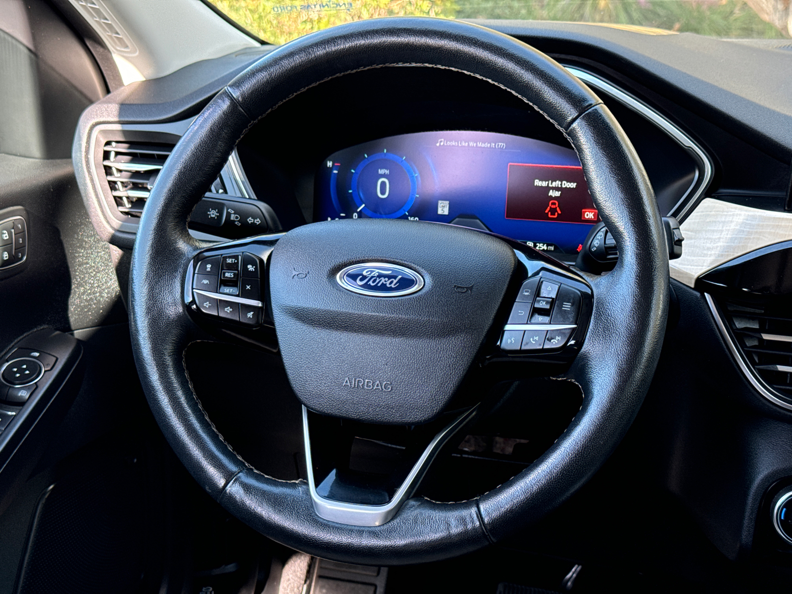 2021 Ford Escape Titanium Plug-In Hybrid 24