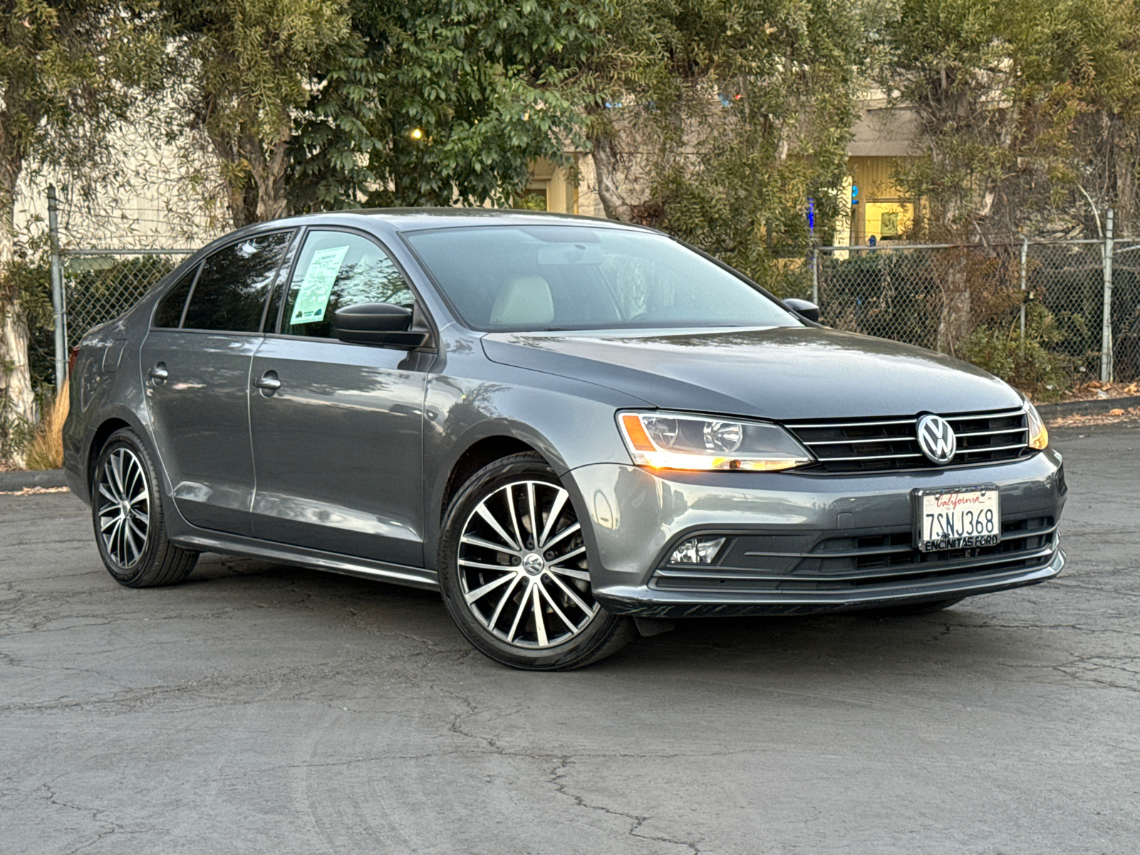 2016 Volkswagen Jetta Sedan 1.8T Sport 2