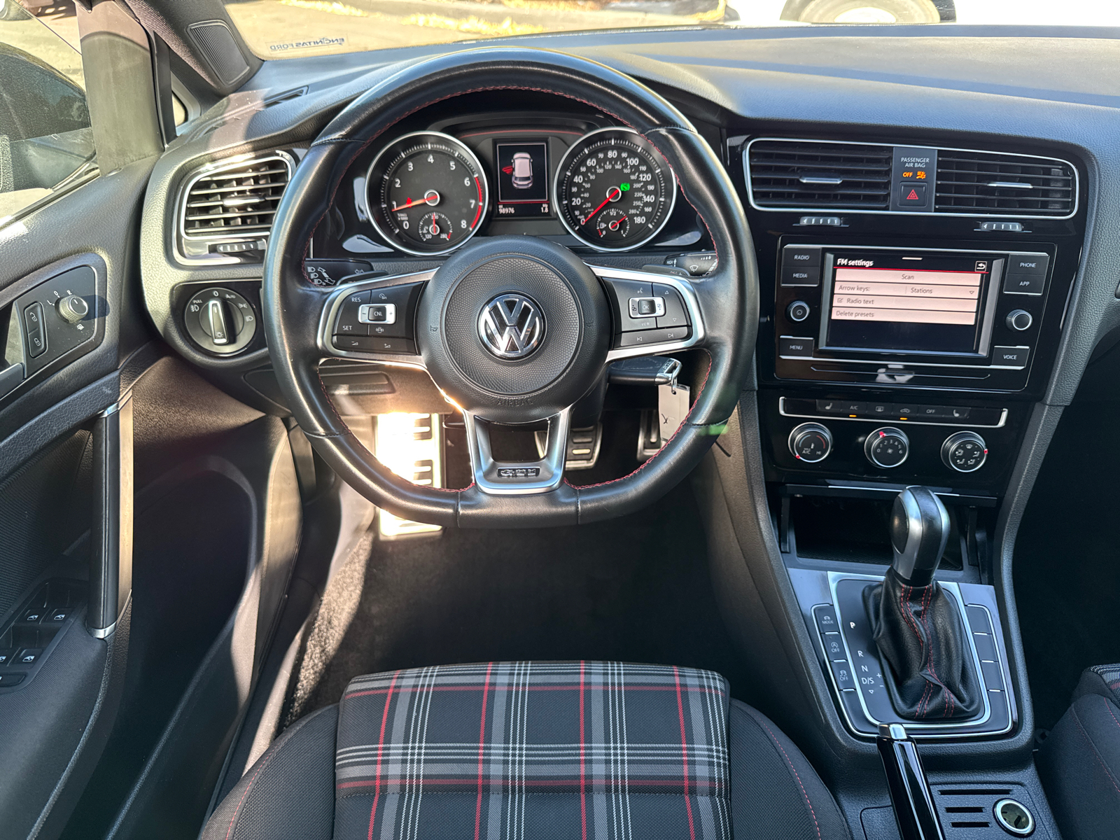 2020 Volkswagen Golf GTI 2.0T SE 20