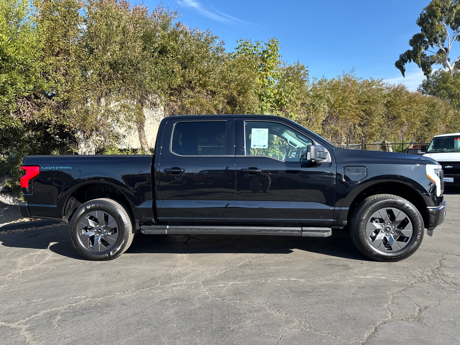 2023 Ford F-150 Lightning XLT 9