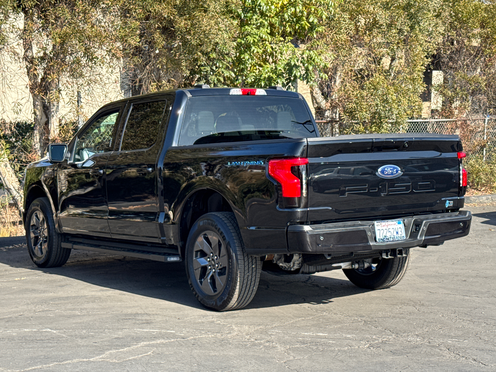 2023 Ford F-150 Lightning XLT 13