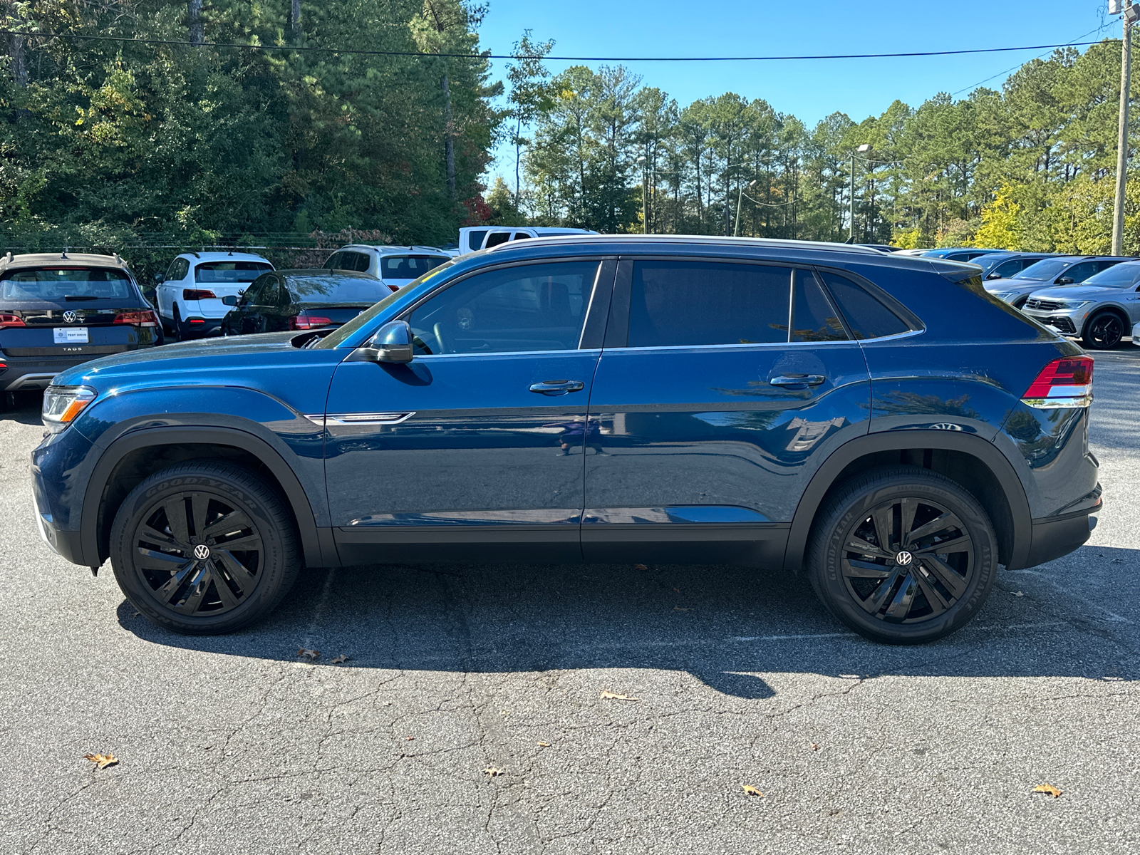 2022 Volkswagen Atlas Cross Sport 3.6L V6 SE w/Technology 4