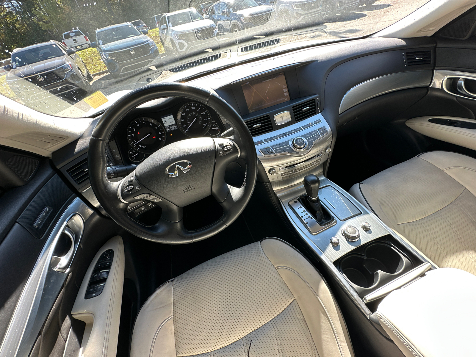 2016 INFINITI Q70 3.7X 29