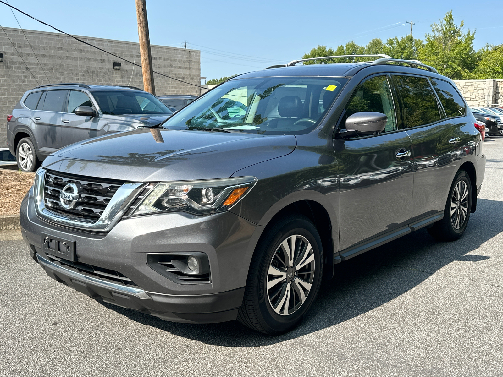 2017 Nissan Pathfinder SL 3