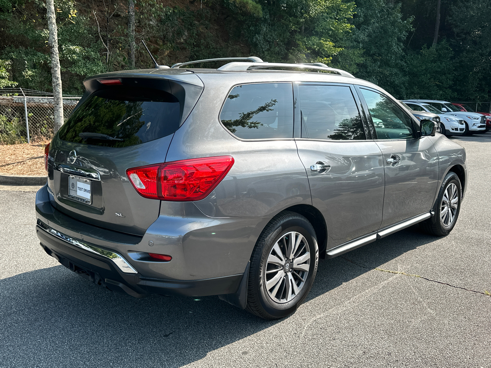 2017 Nissan Pathfinder SL 7