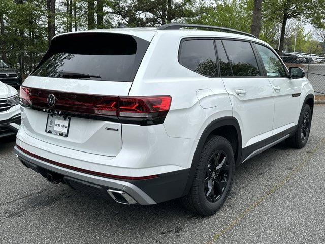 2024 Volkswagen Atlas 2.0T Peak Edition SEL 7