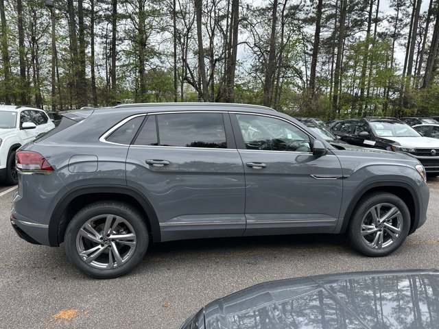 2024 Volkswagen Atlas Cross Sport 2.0T SEL R-Line 8