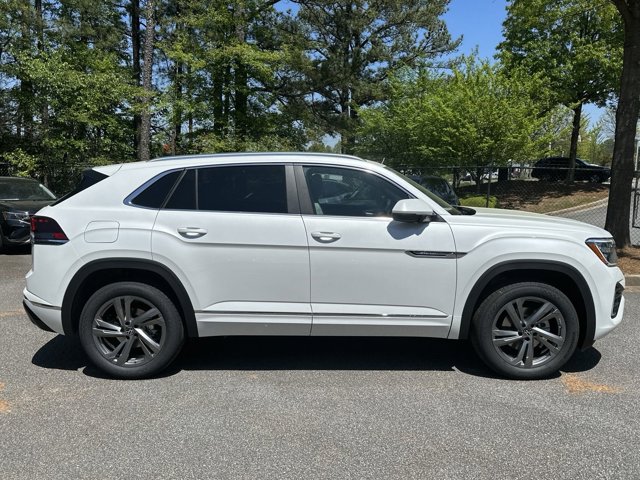 2024 Volkswagen Atlas Cross Sport 2.0T SEL R-Line 8