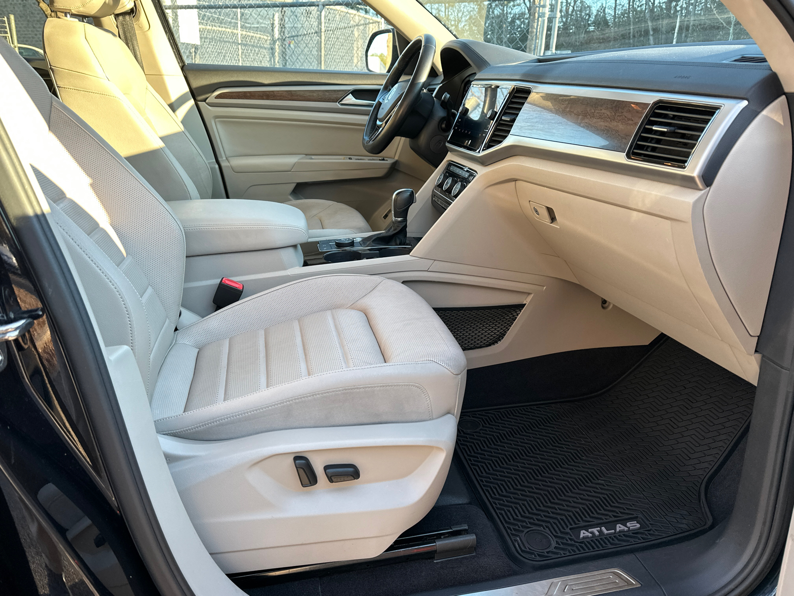 2018 Volkswagen Atlas SEL Premium 13