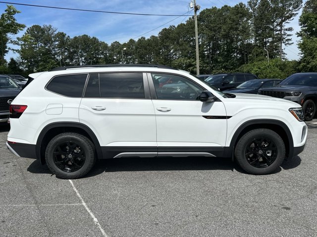 2024 Volkswagen Atlas 2.0T Peak Edition SE w/Technology 8