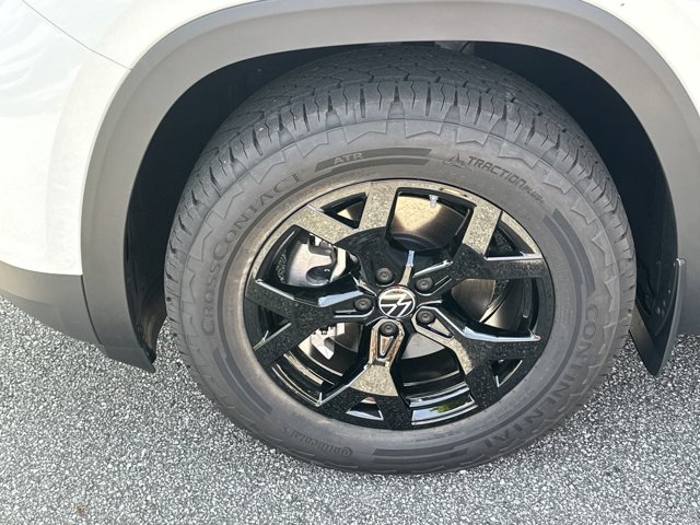 2024 Volkswagen Atlas 2.0T Peak Edition SE w/Technology 11