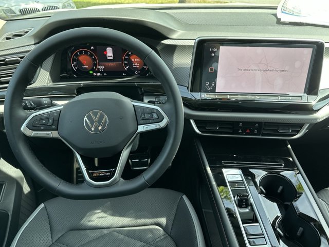 2024 Volkswagen Atlas 2.0T Peak Edition SE w/Technology 26