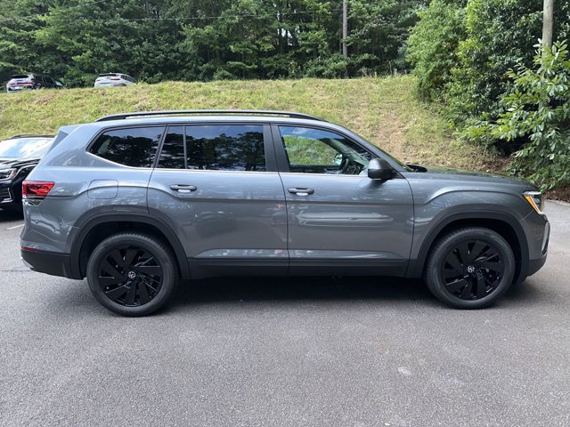 2024 Volkswagen Atlas 2.0T SE w/Technology 8