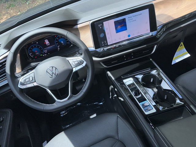 2024 Volkswagen Atlas 2.0T SE w/Technology 30