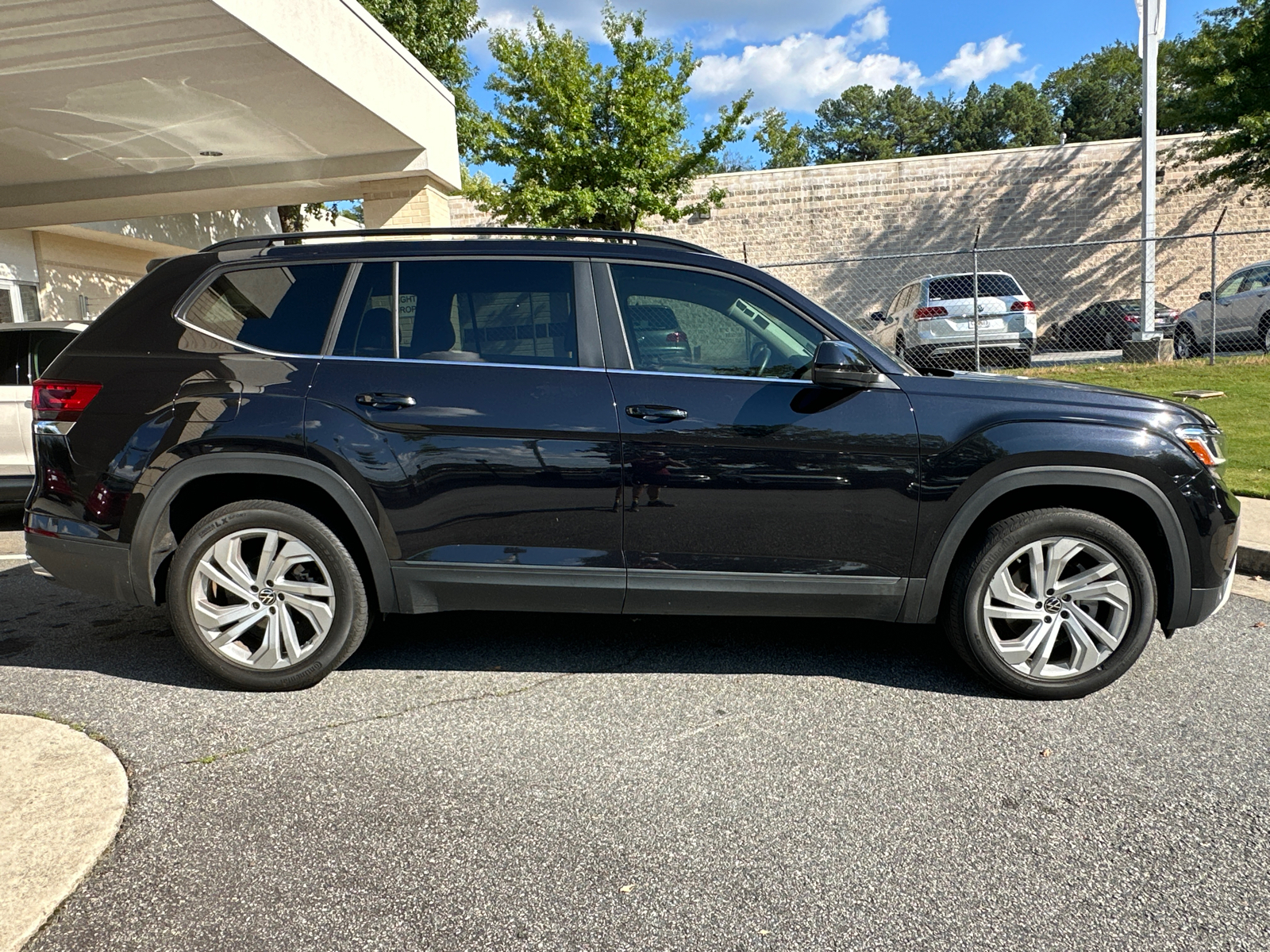 2021 Volkswagen Atlas 2.0T SE w/Technology 8