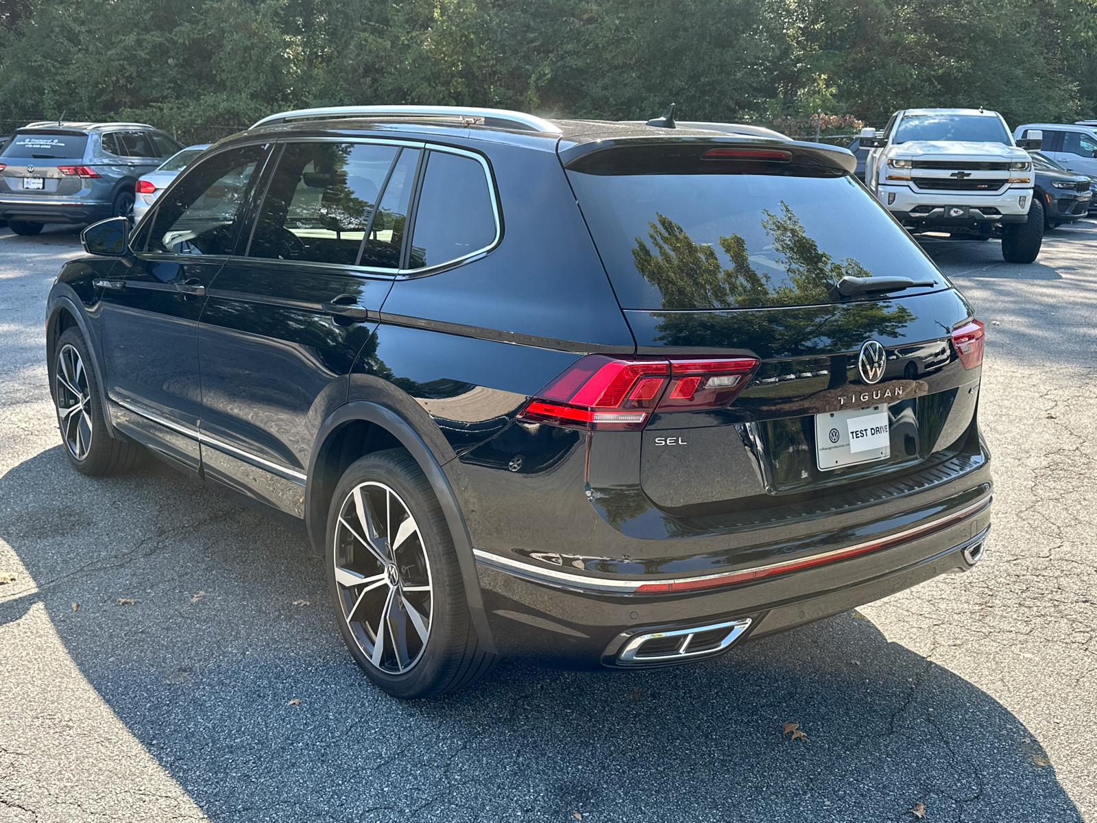 2022 Volkswagen Tiguan 2.0T SEL R-Line 5