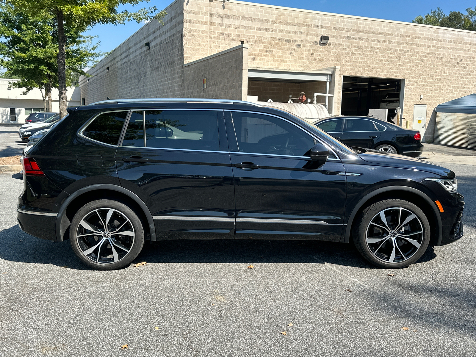 2022 Volkswagen Tiguan 2.0T SEL R-Line 8