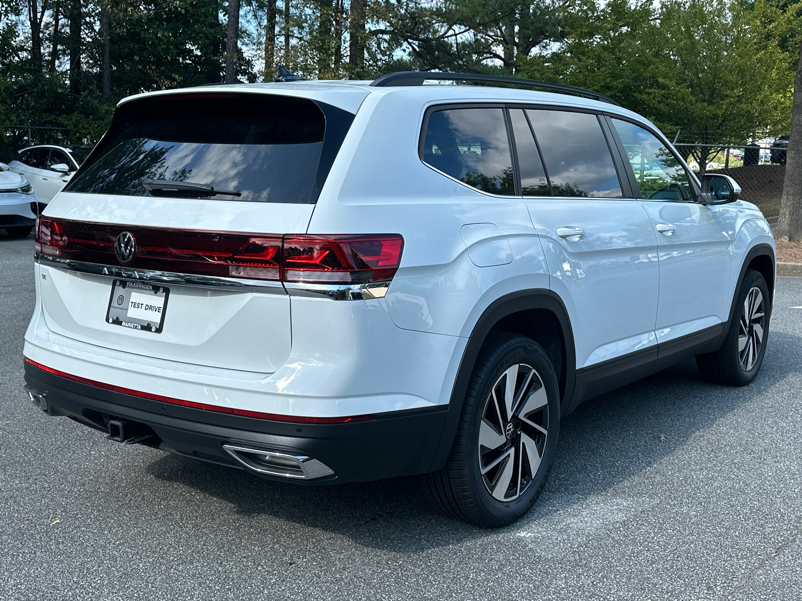 2024 Volkswagen Atlas 2.0T SE w/Technology 7