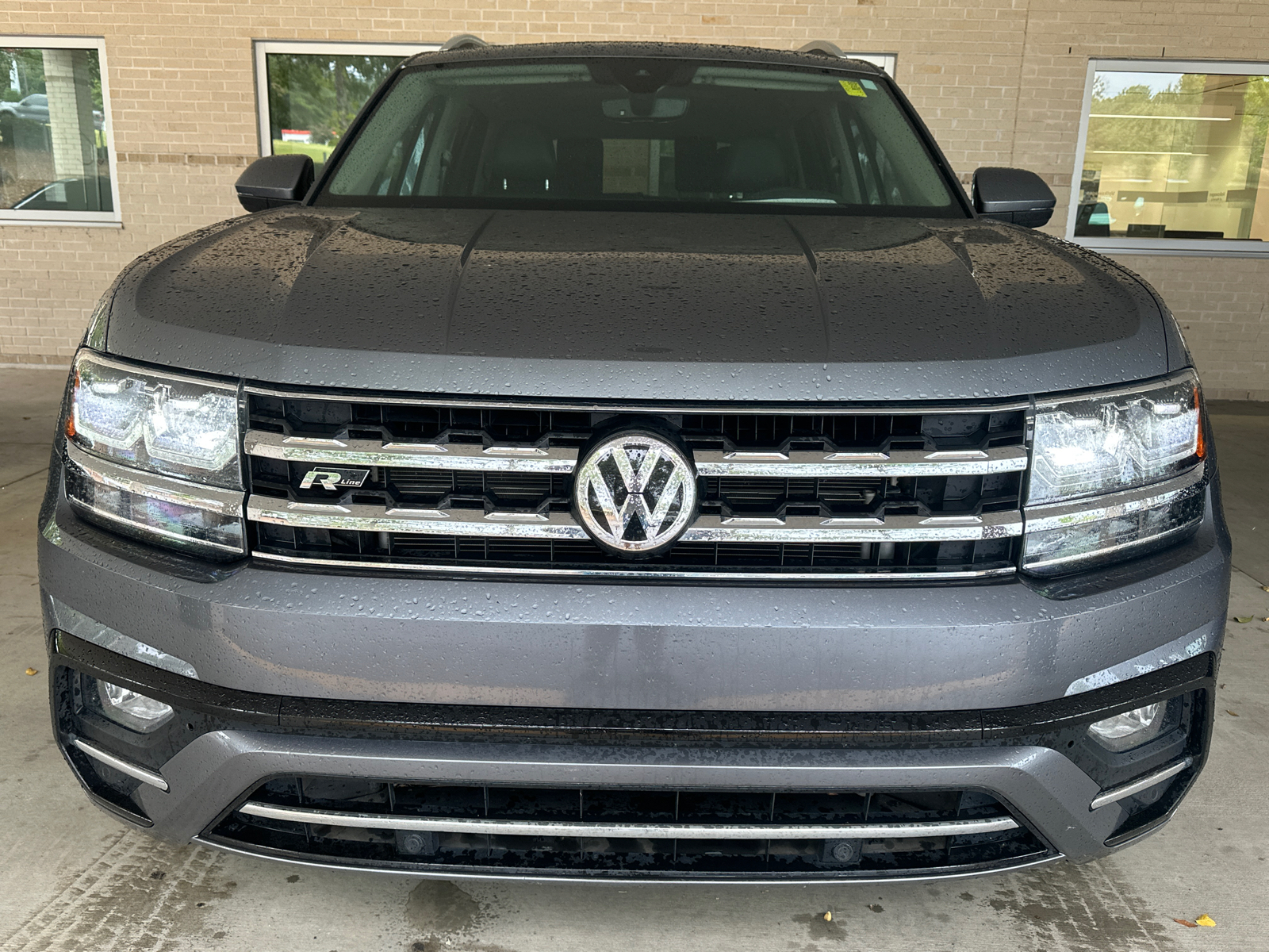 2019 Volkswagen Atlas 3.6L V6 SEL R-Line 2