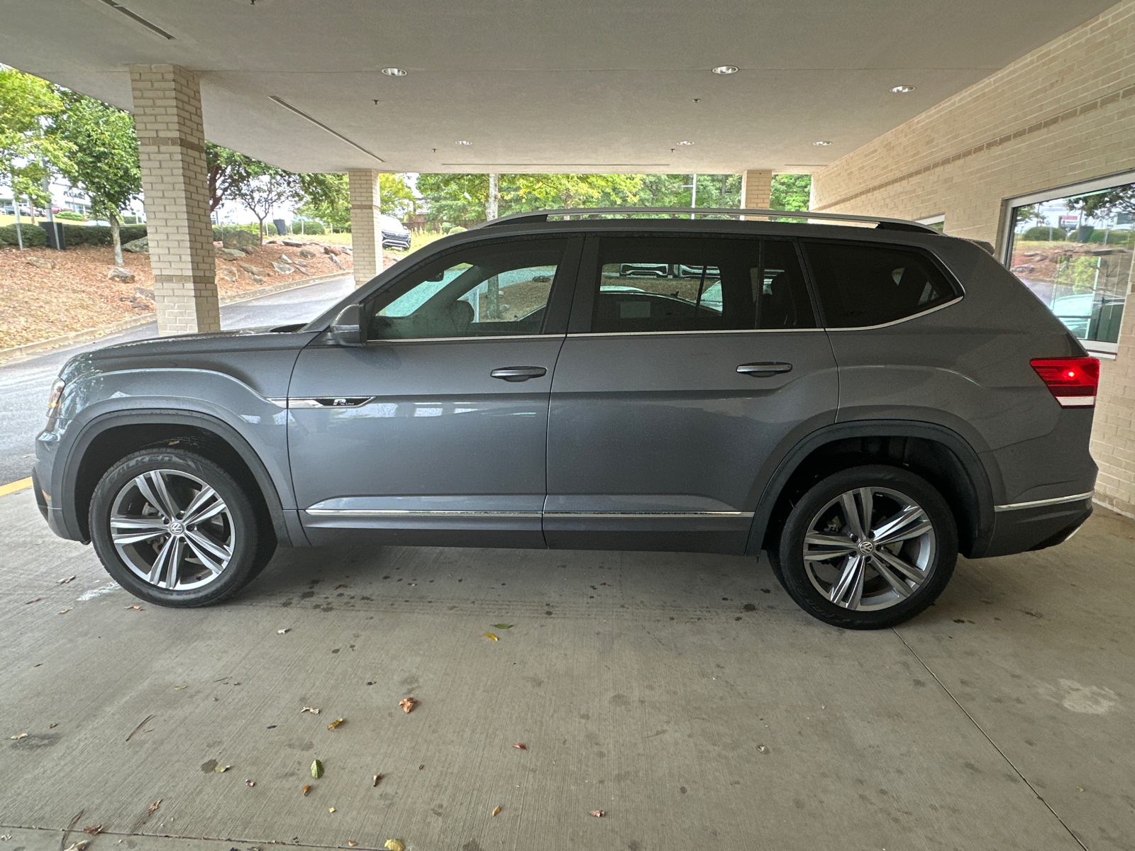 2019 Volkswagen Atlas 3.6L V6 SEL R-Line 4