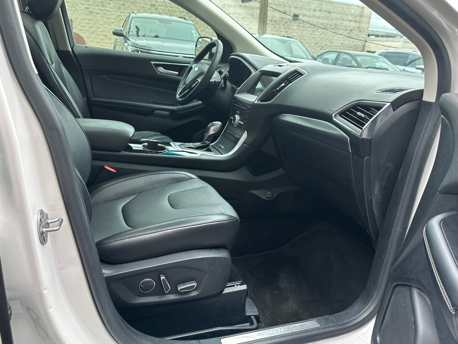 2018 Ford Edge Titanium 13