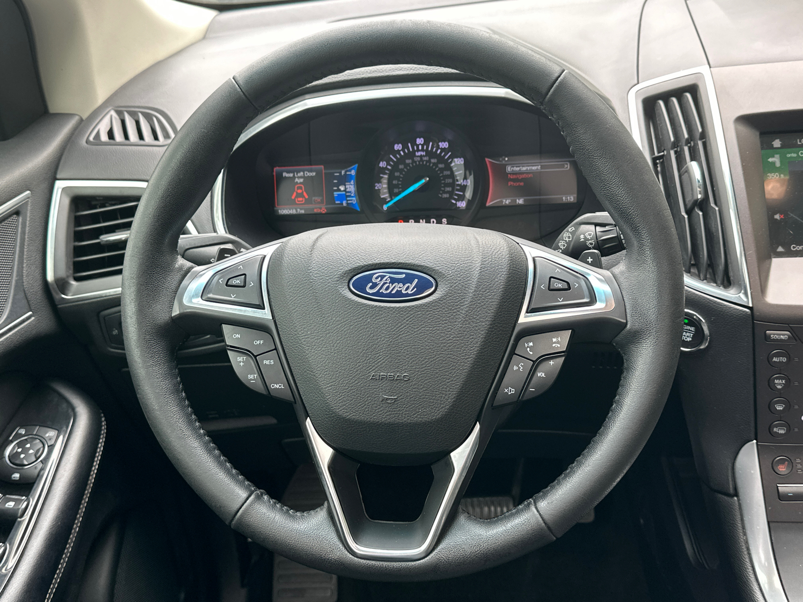 2018 Ford Edge Titanium 24