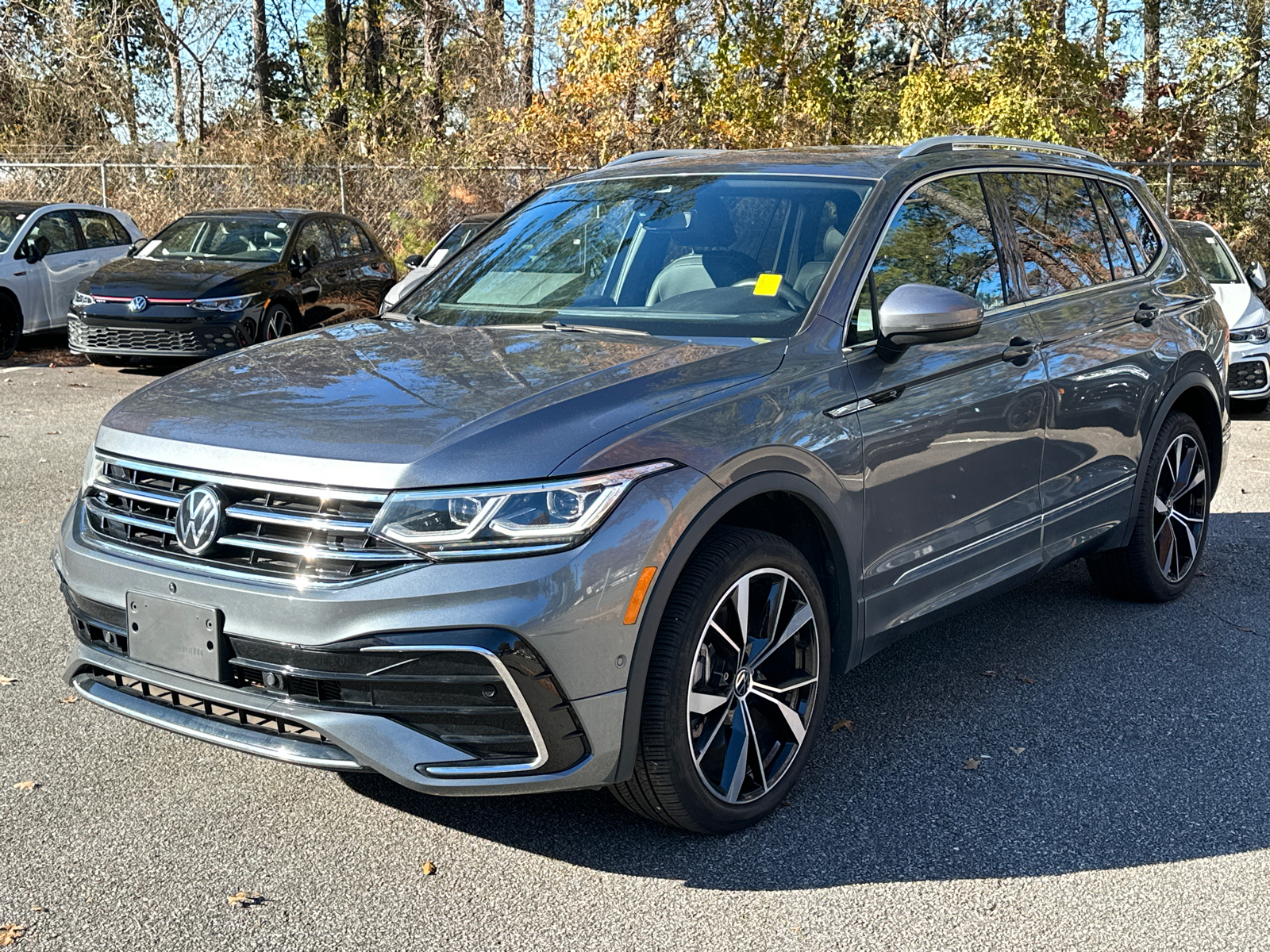 2022 Volkswagen Tiguan 2.0T SEL R-Line 3