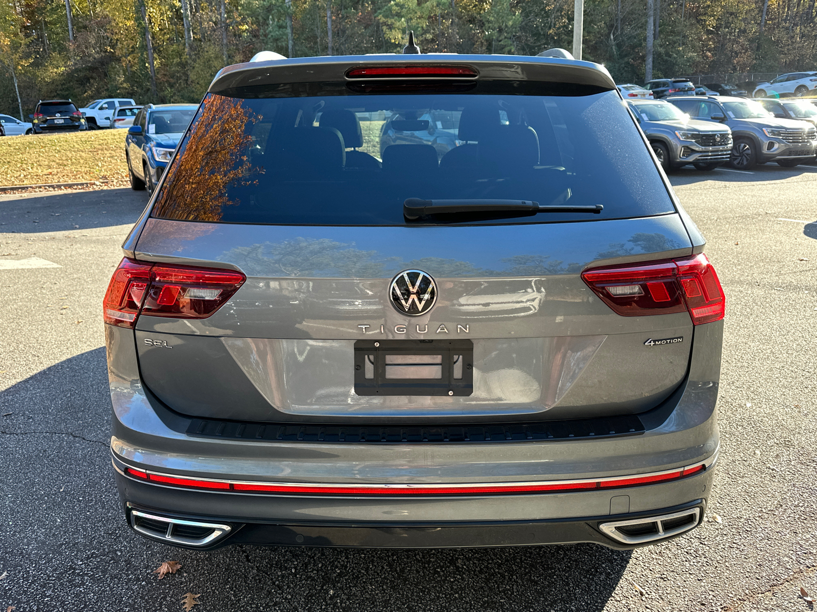 2022 Volkswagen Tiguan 2.0T SEL R-Line 6