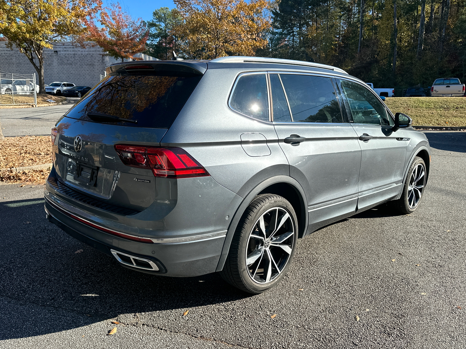 2022 Volkswagen Tiguan 2.0T SEL R-Line 7