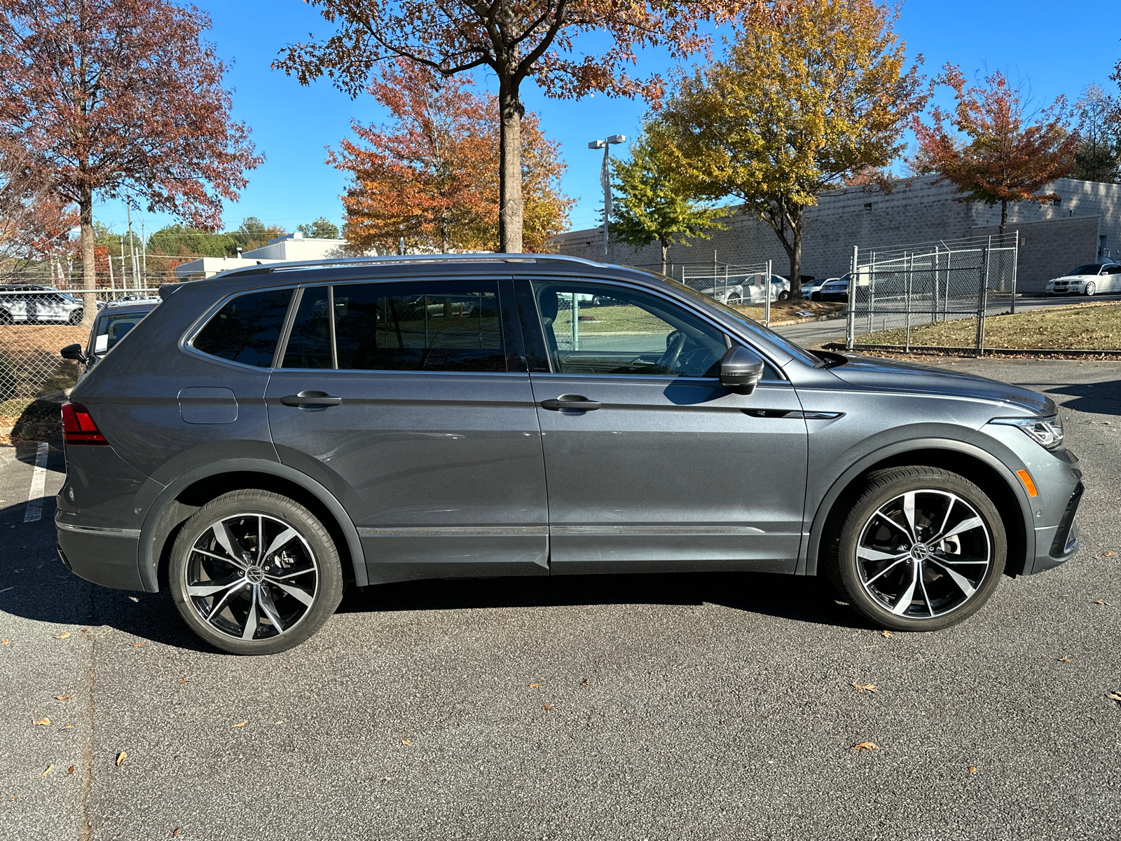 2022 Volkswagen Tiguan 2.0T SEL R-Line 8