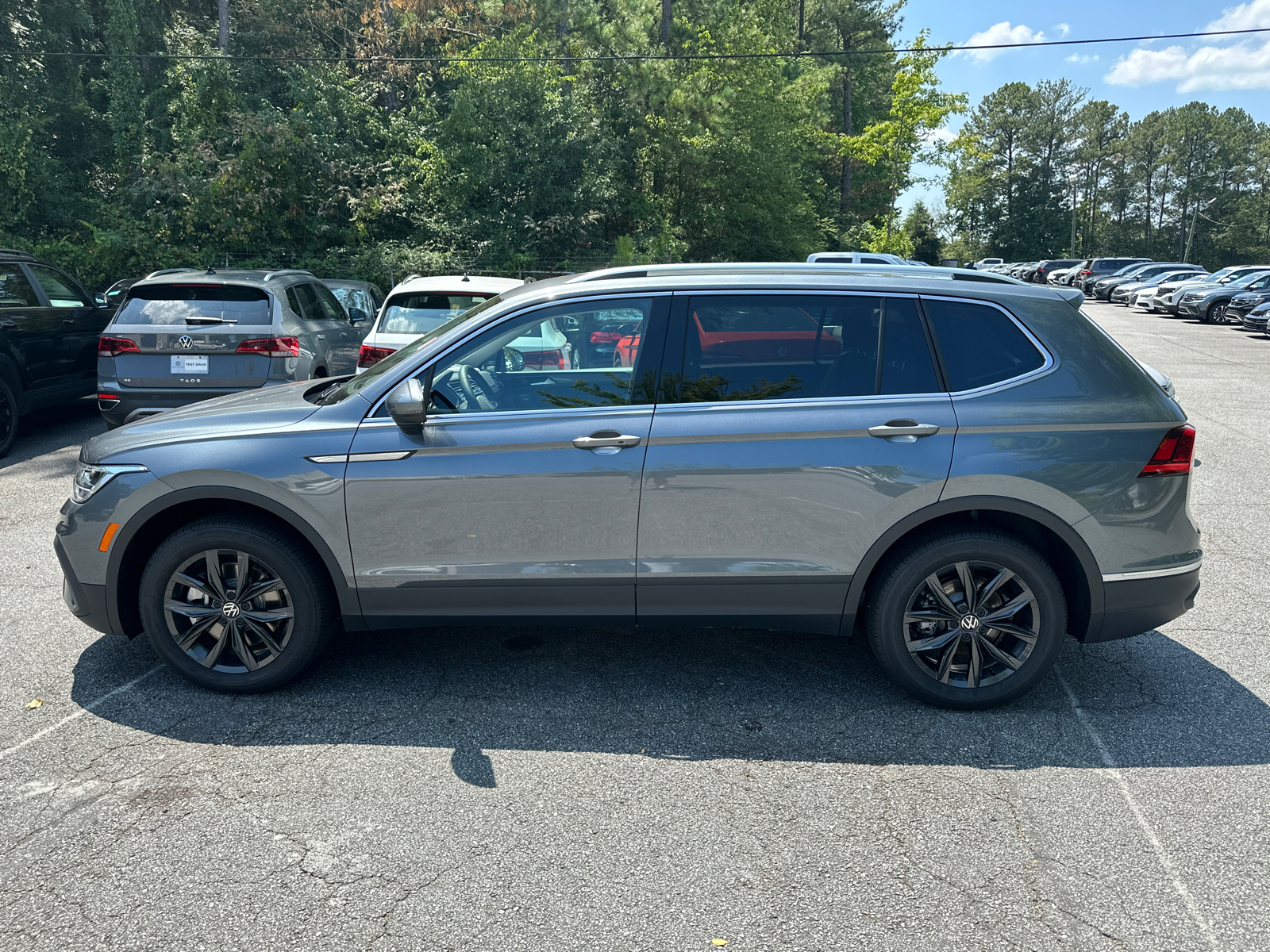 2024 Volkswagen Tiguan 2.0T SE 4