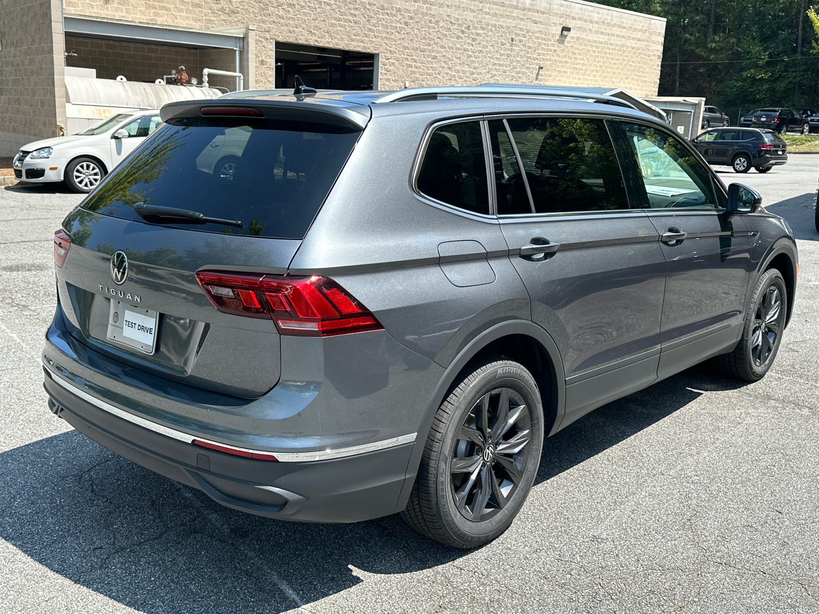 2024 Volkswagen Tiguan 2.0T SE 7