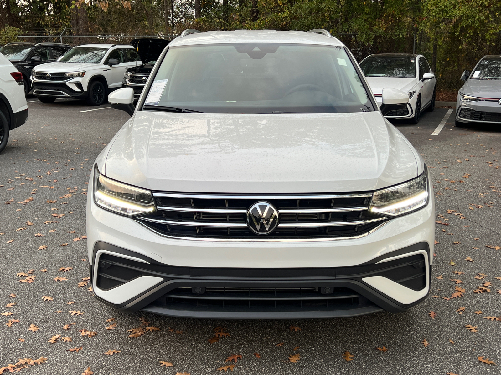 2024 Volkswagen Tiguan 2.0T SE 2