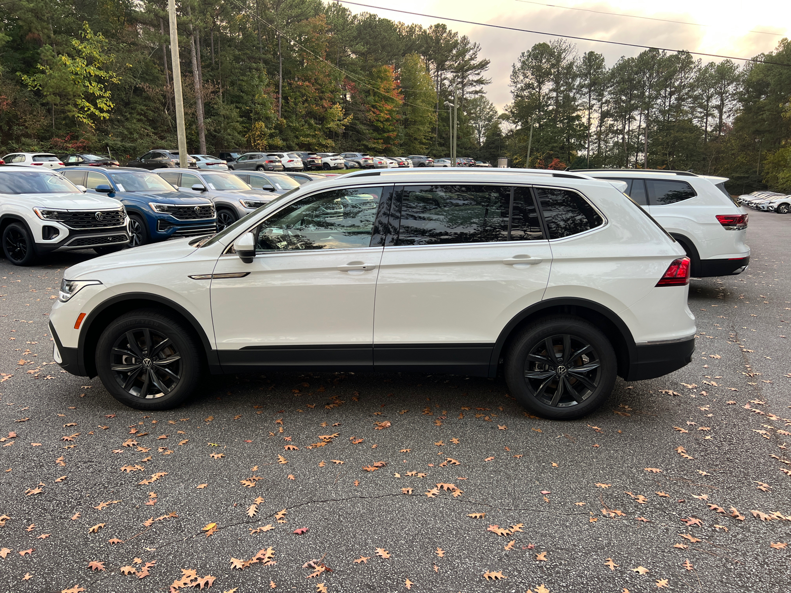 2024 Volkswagen Tiguan 2.0T SE 4