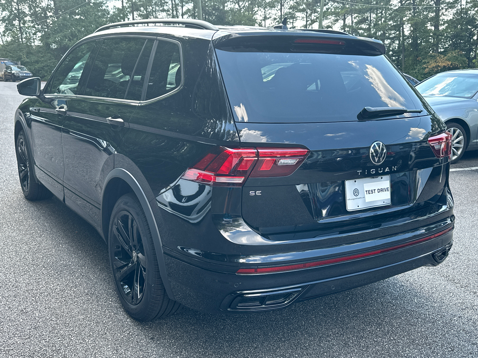 2024 Volkswagen Tiguan 2.0T SE R-Line Black 5