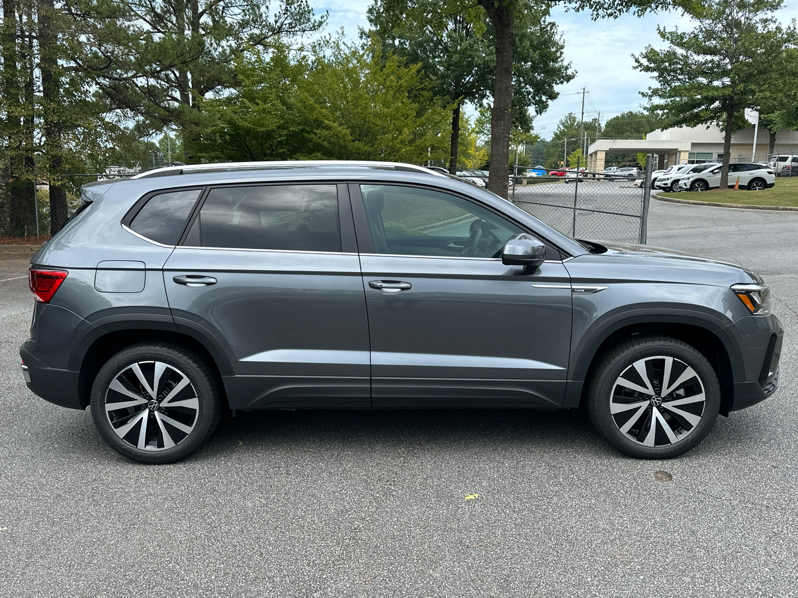 2024 Volkswagen Taos 1.5T SE 8