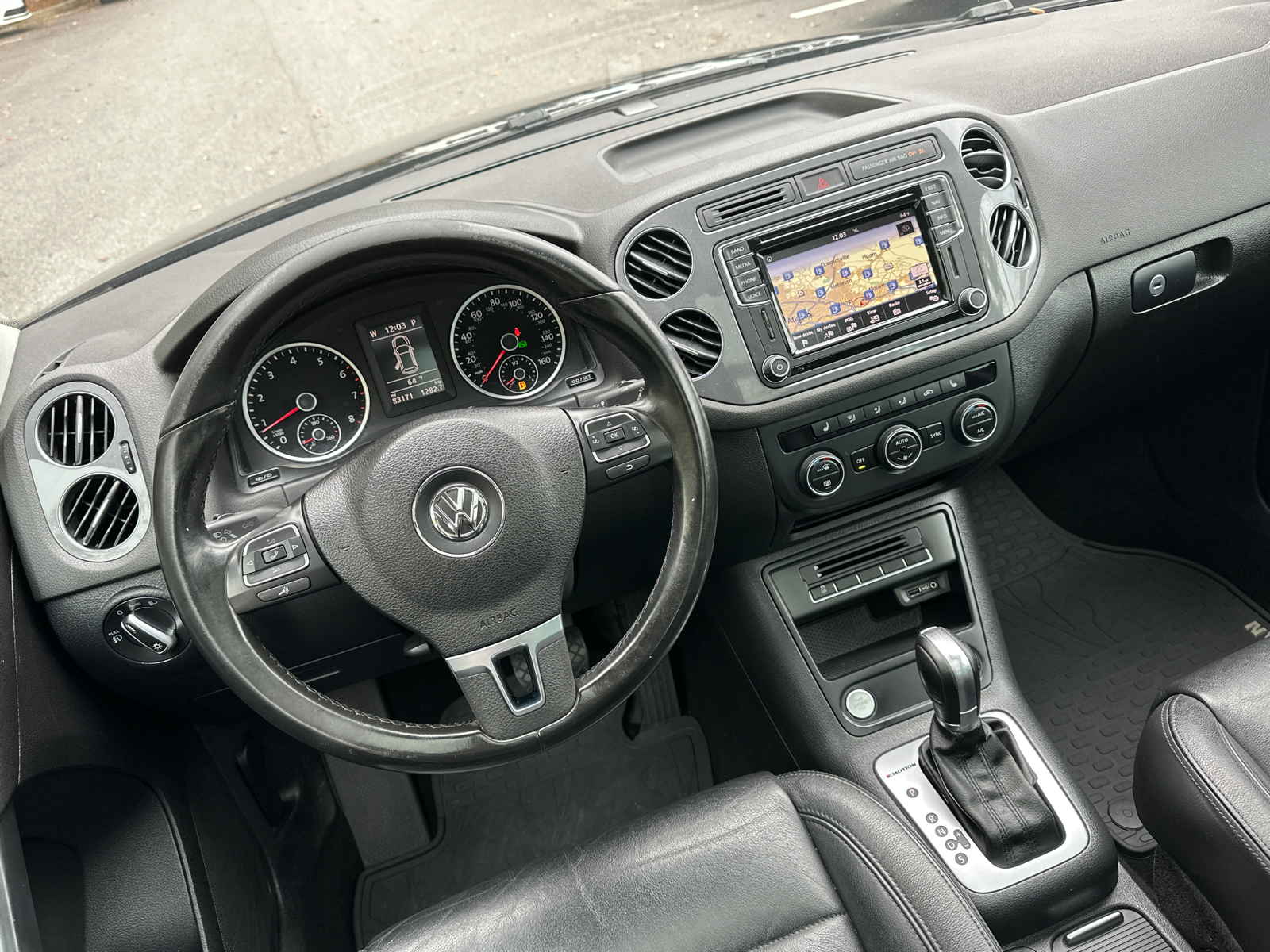 2017 Volkswagen Tiguan Sport 28